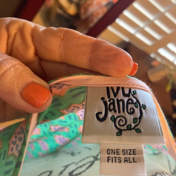 Pastel Embellished Poncho - One Size fits all - Picture 4 of 5